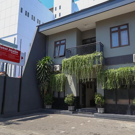 Hotel Atalie Malioboro By Natt'S Hospitality Yogyakarta Exteriör bild