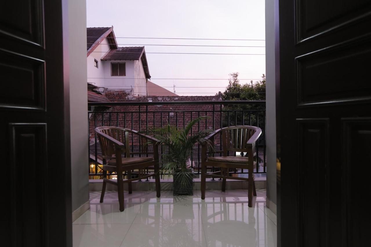 Hotel Atalie Malioboro By Natt'S Hospitality Yogyakarta Exteriör bild
