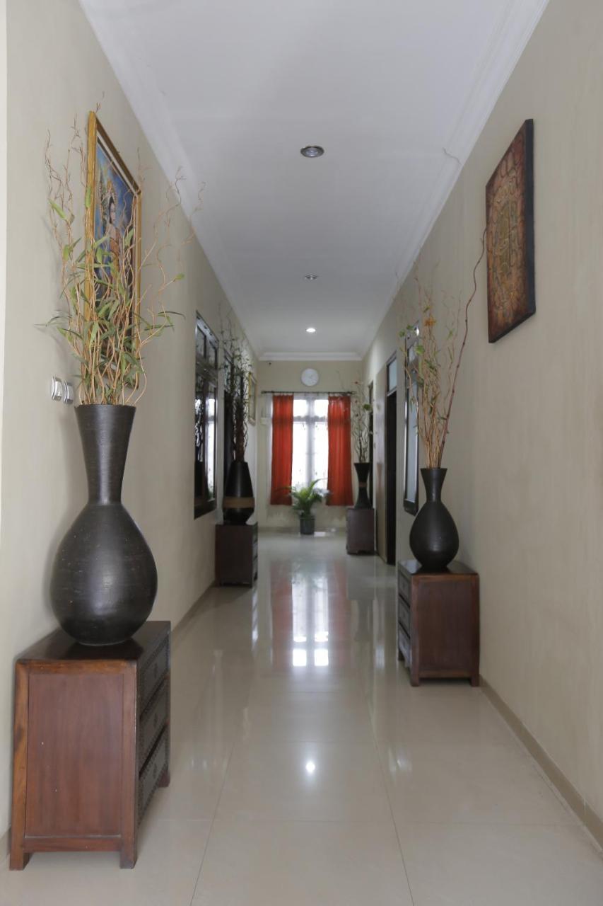 Hotel Atalie Malioboro By Natt'S Hospitality Yogyakarta Exteriör bild